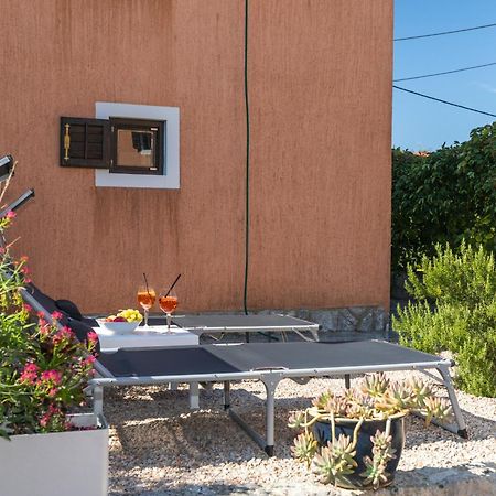 Apartments Lina Vrh  エクステリア 写真