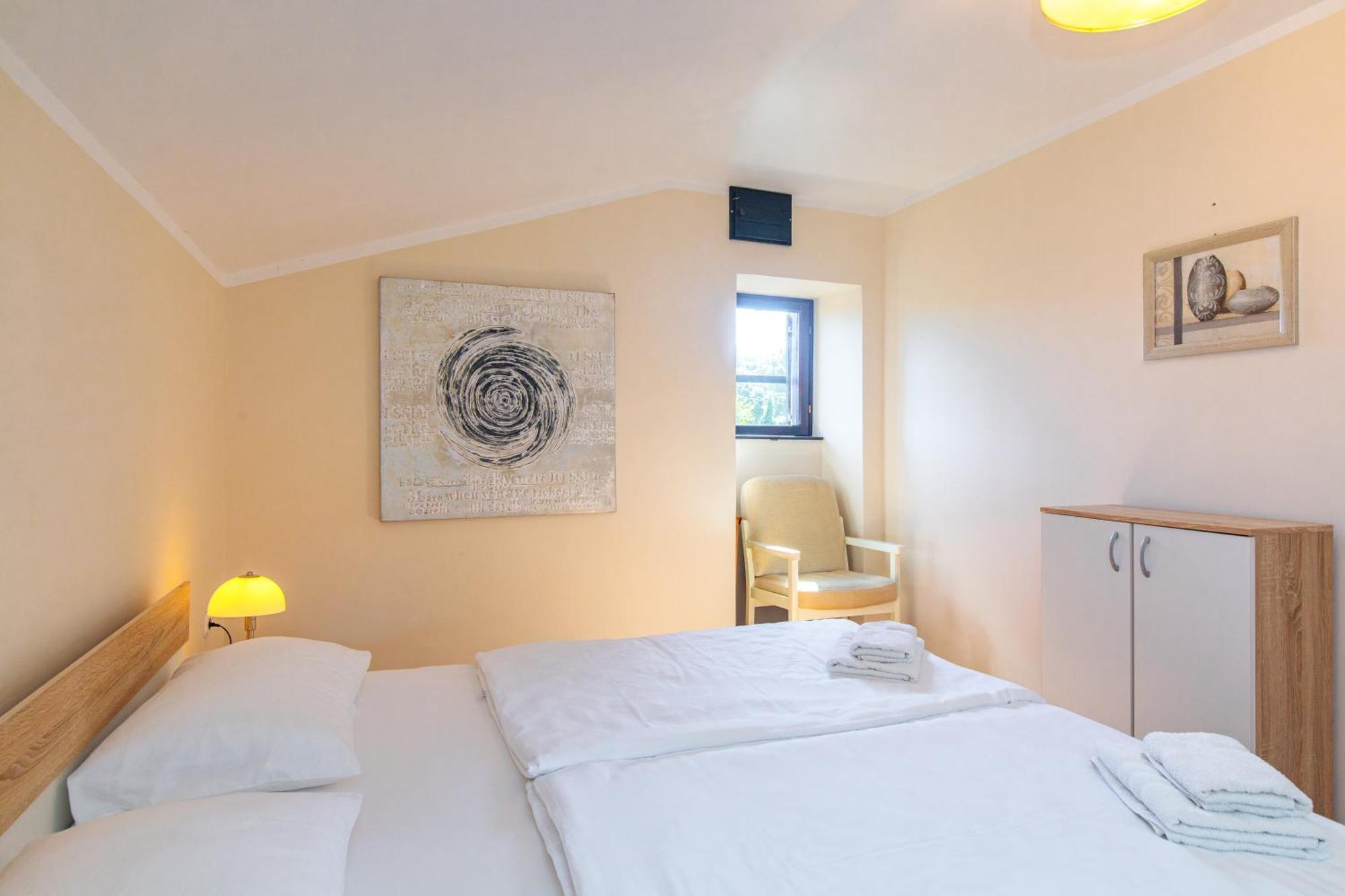 Apartments Lina Vrh  エクステリア 写真