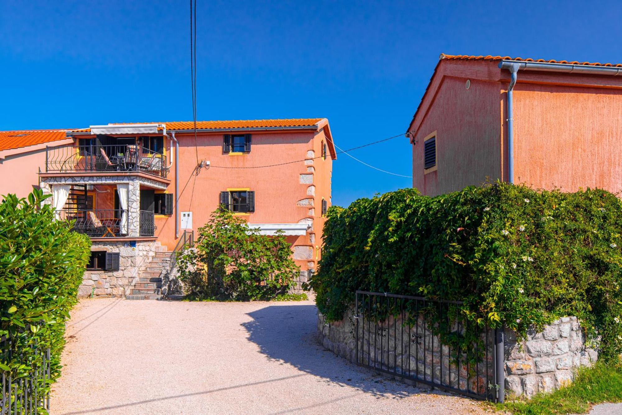 Apartments Lina Vrh  エクステリア 写真