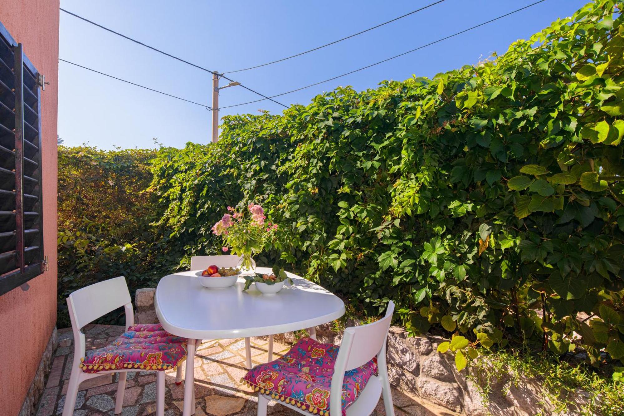 Apartments Lina Vrh  エクステリア 写真