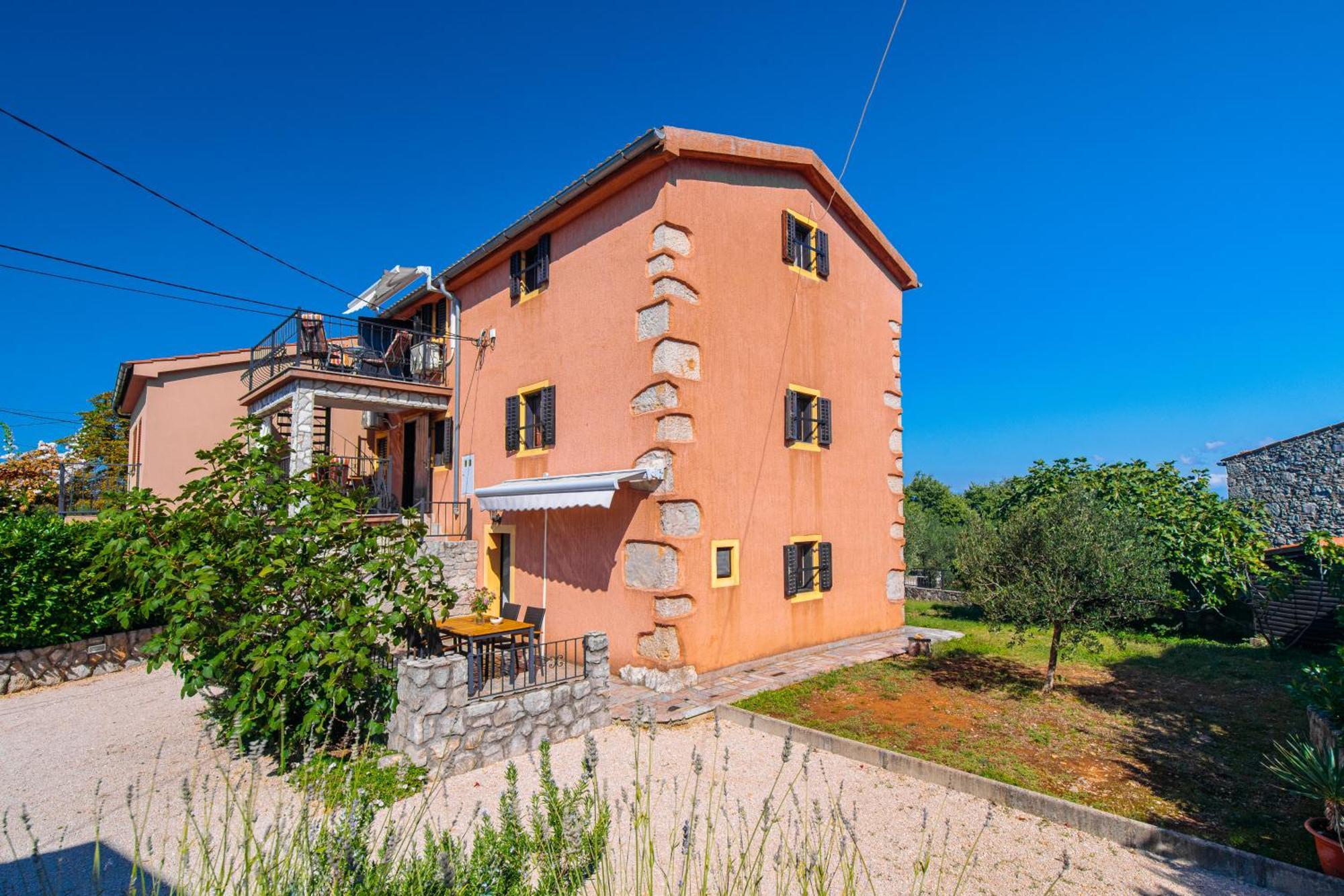 Apartments Lina Vrh  エクステリア 写真
