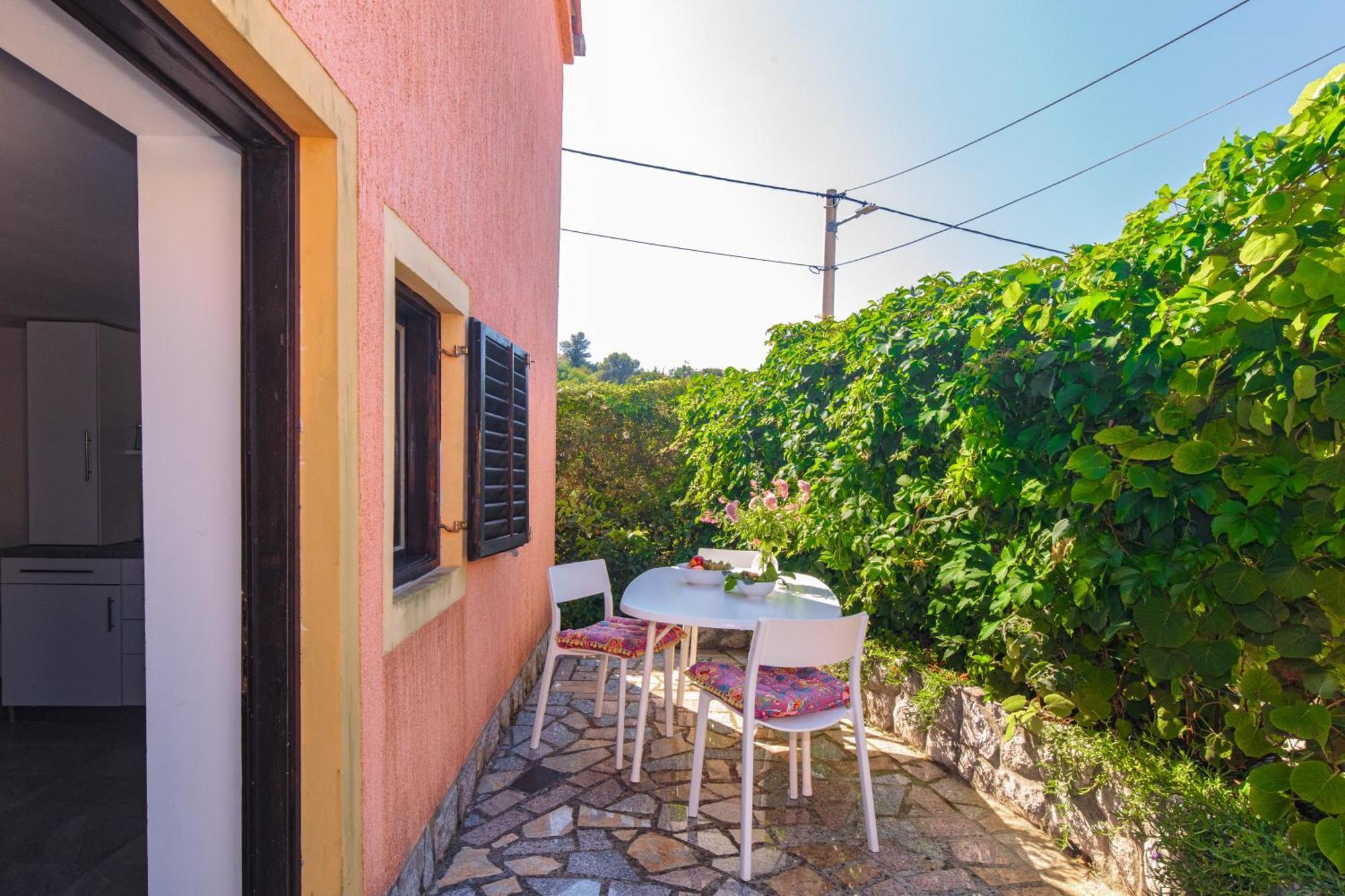Apartments Lina Vrh  エクステリア 写真