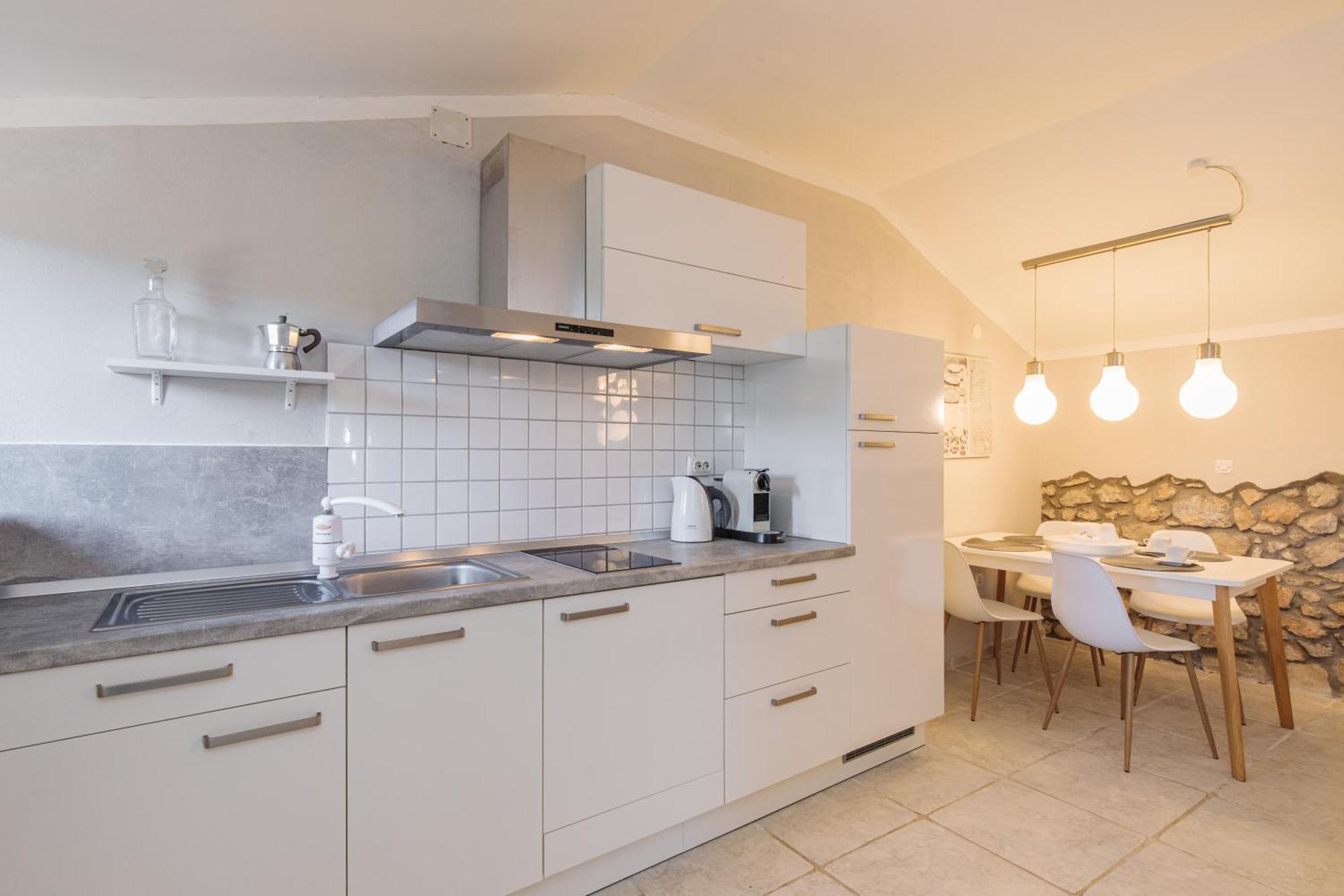 Apartments Lina Vrh  エクステリア 写真