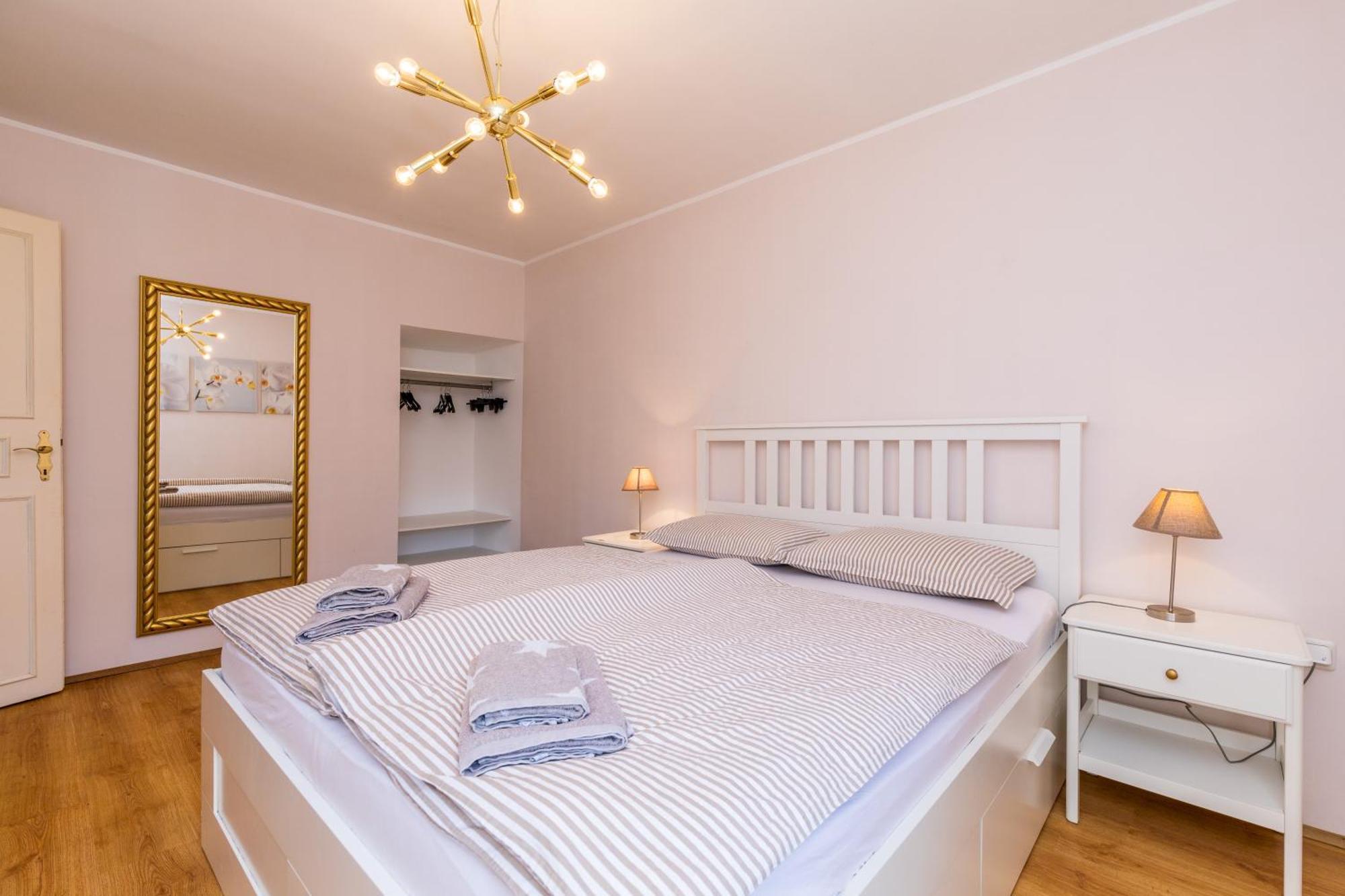 Apartments Lina Vrh  エクステリア 写真